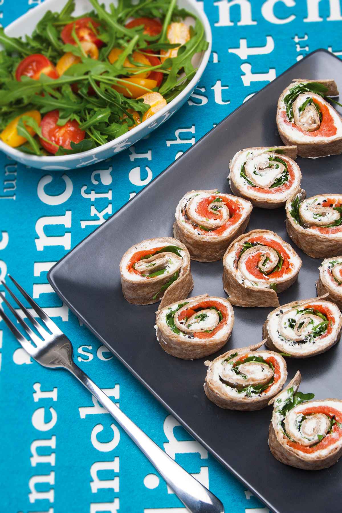 Lekkie rollo z łososiem